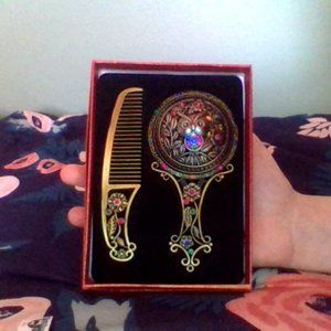 "Dress up" owl mirror and comb